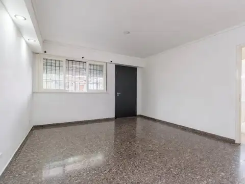 Montevideo 100 , Piso 0