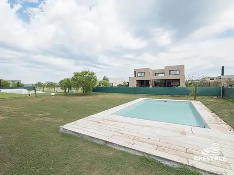 Casa 5 ambientes con 3 baños