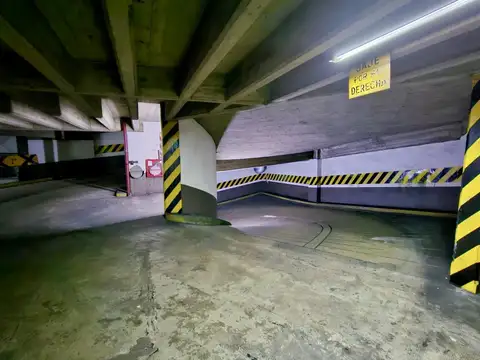 Cochera venta barrio norte edificio exclusivo de cocheras