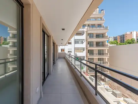 Av. Donato Álvarez al 300