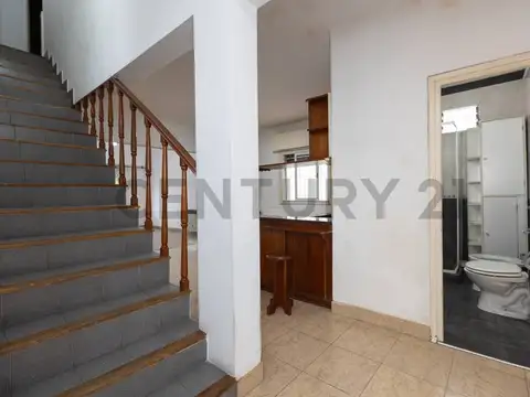 PH tipo casa 4 ambientes con cochera cubierta y patio - APTO CRÉDITO - PERMUTA