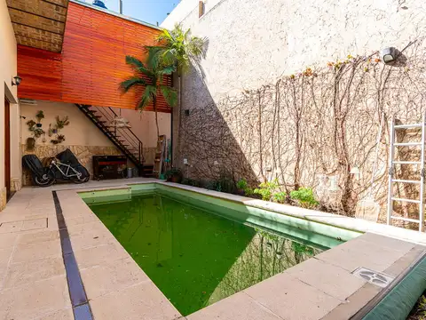 Casa en Venta con 2 cocheras