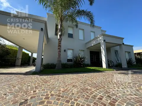 Impecable casa a la venta en Barrio Los Eucaliptus