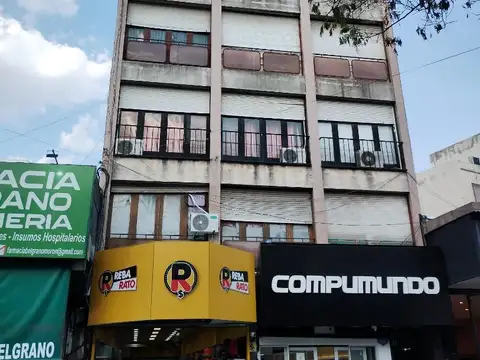 Belgrano 100, Piso 4