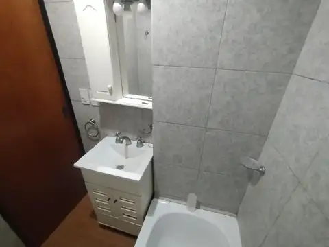 3 AMB - 2º PISO X ESCALERA, 12 AÑOS - EXCELENTE ESTADO - 40m2