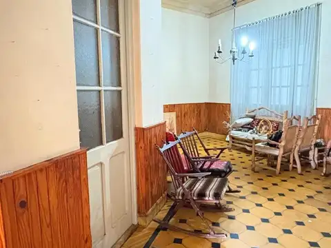 Hipólito Yrigoyen 300
