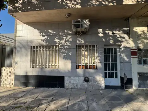 Departamento tipo casa 3 amb (Planta Baja)   en Alquiler   Lomas del Mirador