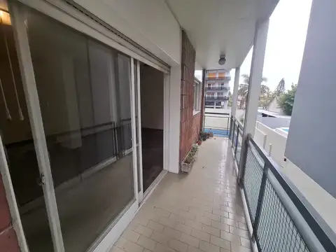 Avenida Rivadavia 400