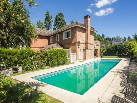 Casa en Alquiler de 4 dormitorios