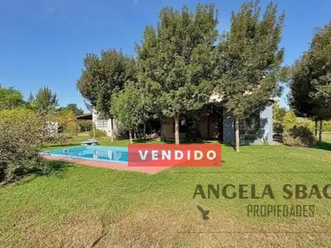 Hermosa Casa en Altos de Robles.