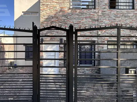 Depto Tipo Casa en Venta de 3 ambientes