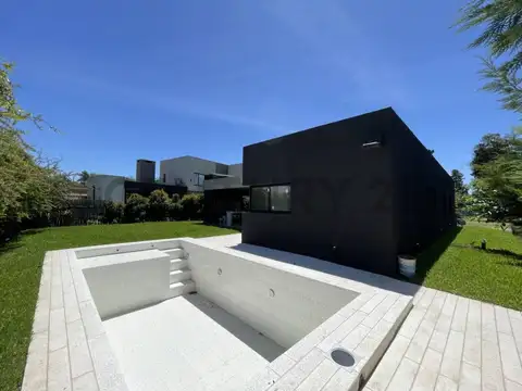 Venta casa en barrio cerrado Alvear de Benavidez cerca de Villanueva 4 dormitorios