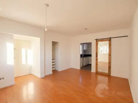 Venta Monoambiente reciclado y piso alto en Villa Sarmiento