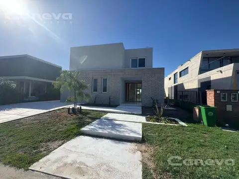 Casa en Laguna Grande a la laguna