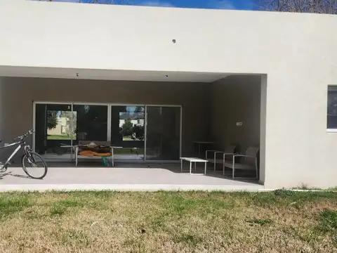 Casa en Venta en Loma Verde, USD 280.000