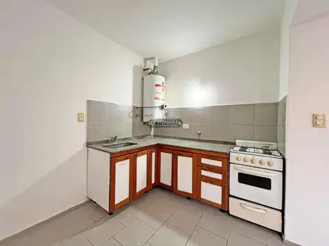 Depto Tipo Casa en Alquiler 50 años