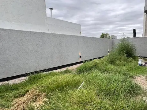 CASA 3 DORMITORIOS 3 BAÑOS SE ACEPTA FINANCIACION