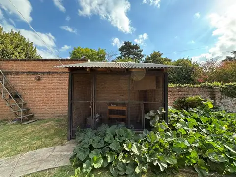 Casa 7 ambientes con 1 baño