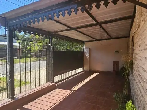 Casa en Venta con 3 cocheras
