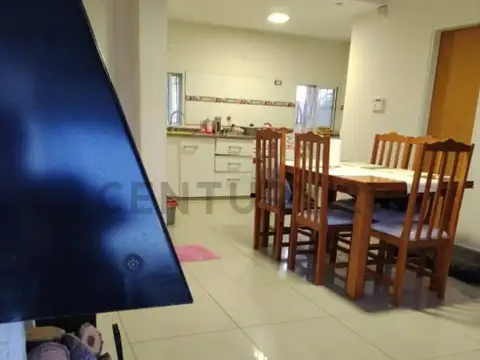 Juan Pablo II 200, Piso 0