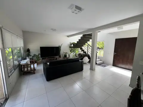 Boulevard de Todos los Santos 5601 - Santa Catalina - Villanueva