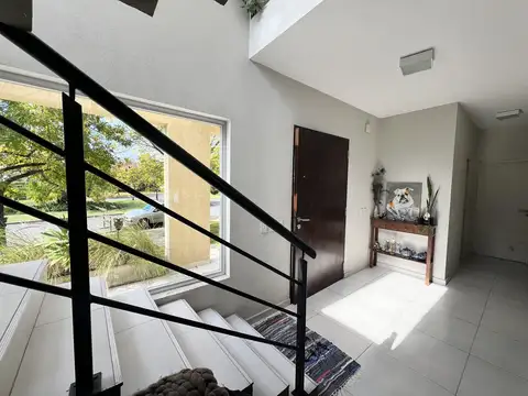 Casa en Alquiler en Villanueva, USD 2.200