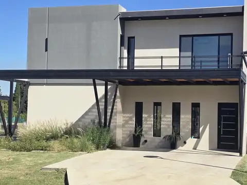 Casa en Alquiler en Manzanares, USD 1.200