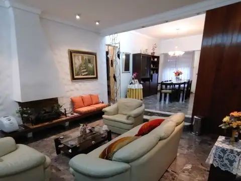 PISO UNICO 3 AMBIENTES CON COCHERA IMPECABLE