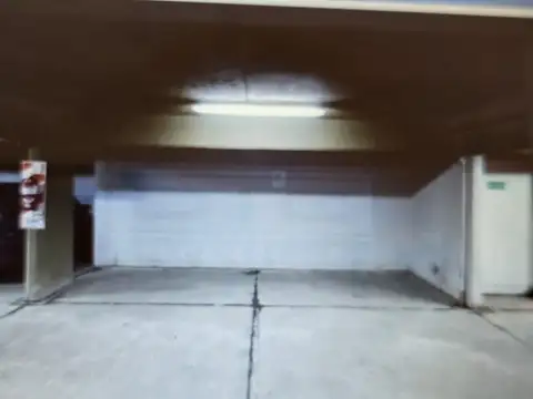 Venta cochera cubierta fija San Isidro