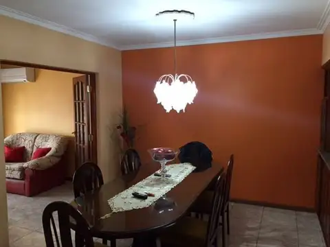 Casa en Venta en Lomas De Zamora, USD 480.000