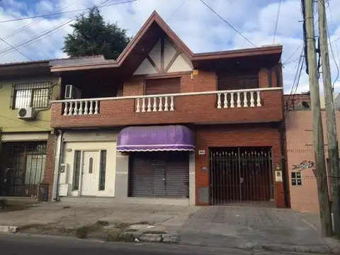 CASA EN VENTA PARA 3 FAMILIAS