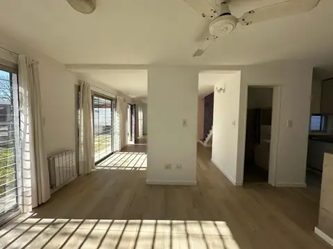 Oficina 7 ambientes con 2 baños