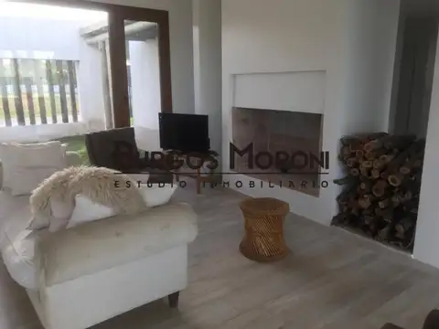 Casa en Venta en Moreno, USD 270.000