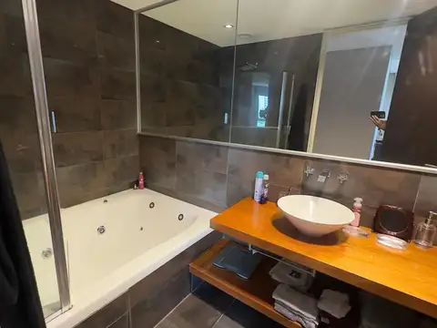 Departamento 4 ambientes con 3 baños