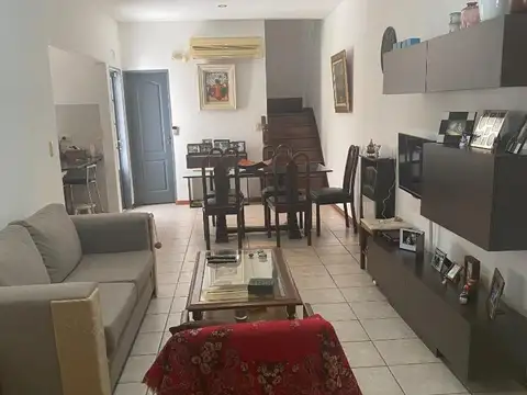 Depto Tipo Casa en Venta de 4 ambientes