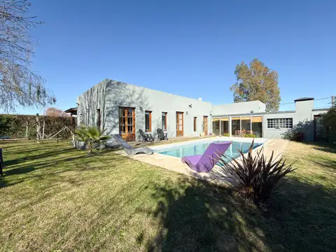 VENTA AMPLIA CASA ZONA LA RURAL TANDIL