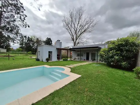 Casa 3 ambientes con 1 baño