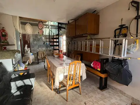 Casa 5 ambientes con 1 baño