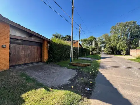 Casa Quinta en Tortuguitas En Venta 4 Ambientes   Quincho con Habitación y Pileta