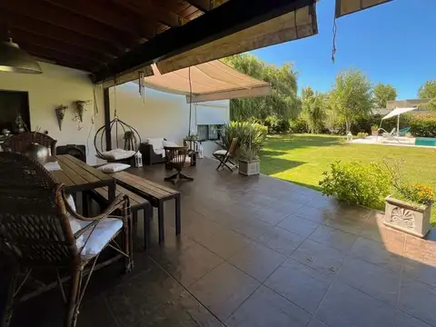 VENTA CASA 3 DORMITORIOS EN PUERTO ROLDAN + PILETA