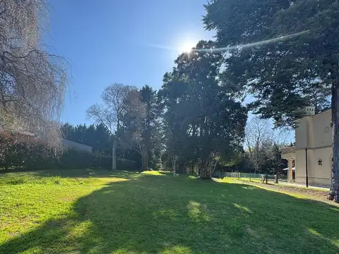 Lote en Venta en Abril Club de Campo