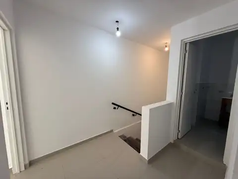Depto Tipo Casa 3 ambientes con 2 baños