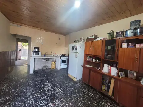 Casa 2 ambientes con 1 baño
