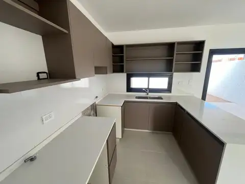 Casa en Venta en Countries y Barrios Cerrados en Córdoba Capital, USD 154.000
