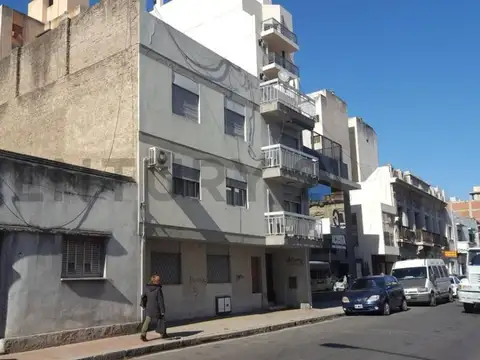 OPORTUNIDAD!! VENDE URGENTE!! CASA EN EL CENTRO