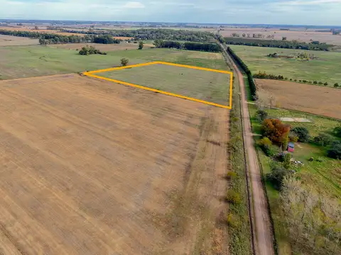 Fracción de campo 100 % agrícola en San Andrés de Giles.