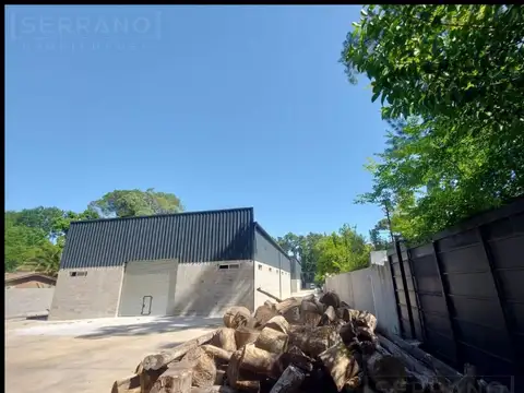 Imponente Galpon Industrial  a estrenar con Oficinas (700 mtrs2)