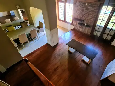 Casa en Venta con 3 cocheras