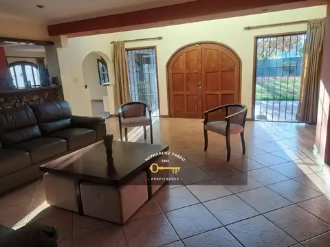 Casa en Venta con 1 cochera