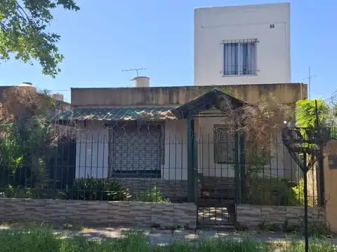 CASA EN VENTA BURZACO